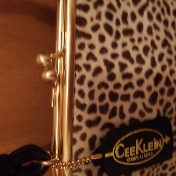 Vintage Genuine Leather Bag - Picture 7 of 7